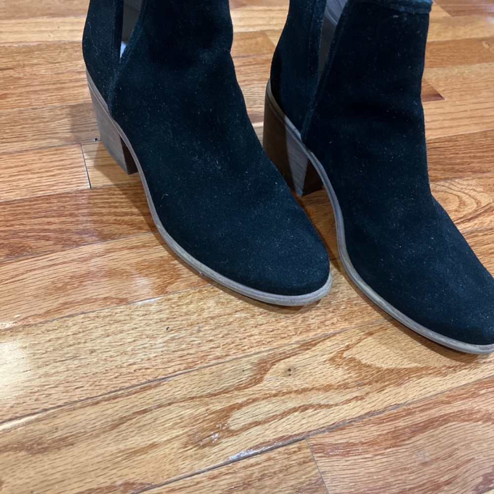 Hinge bootie - Picture 3 of 3